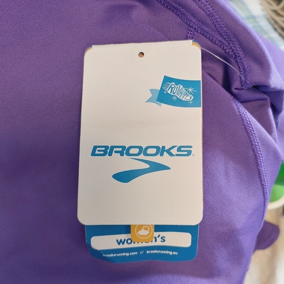 Brooks Women's Lilac Infiniti 1/2 Zip II Pullover Activewear Top Outdoors - Picture 6 of 12